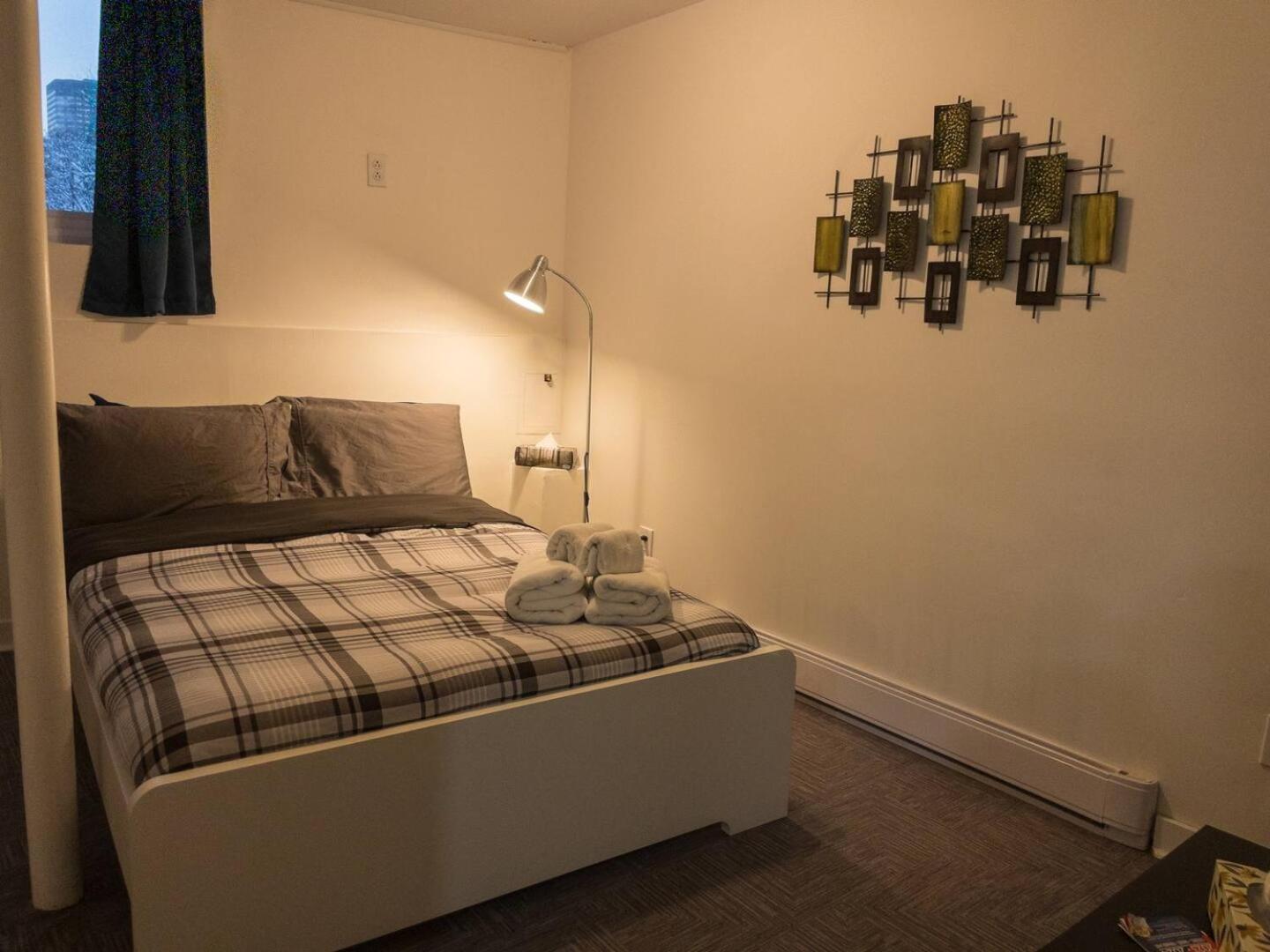 Heart Of Mtr For Memerable Experiance 2 Backyard 7Minmetro Fully Renovated & Equipped Montreal Bagian luar foto