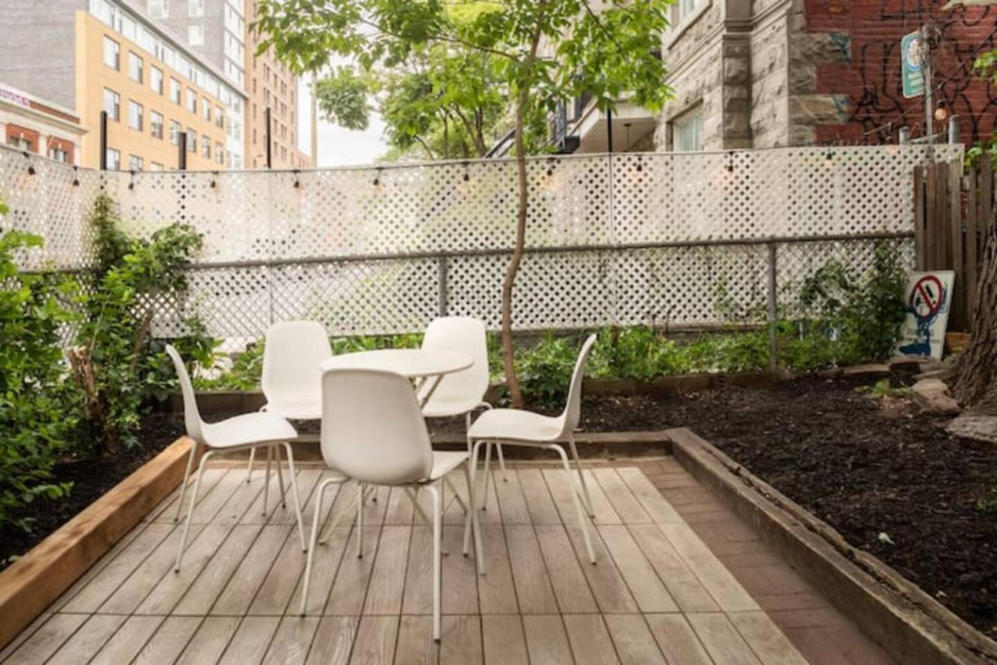 Heart Of Mtr For Memerable Experiance 2 Backyard 7Minmetro Fully Renovated & Equipped Montreal Bagian luar foto